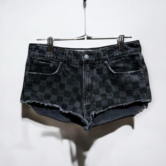 🌻Carmar Black Low Rise Lazer Check Denim Shorts Size 28 - Picture 3 of 7